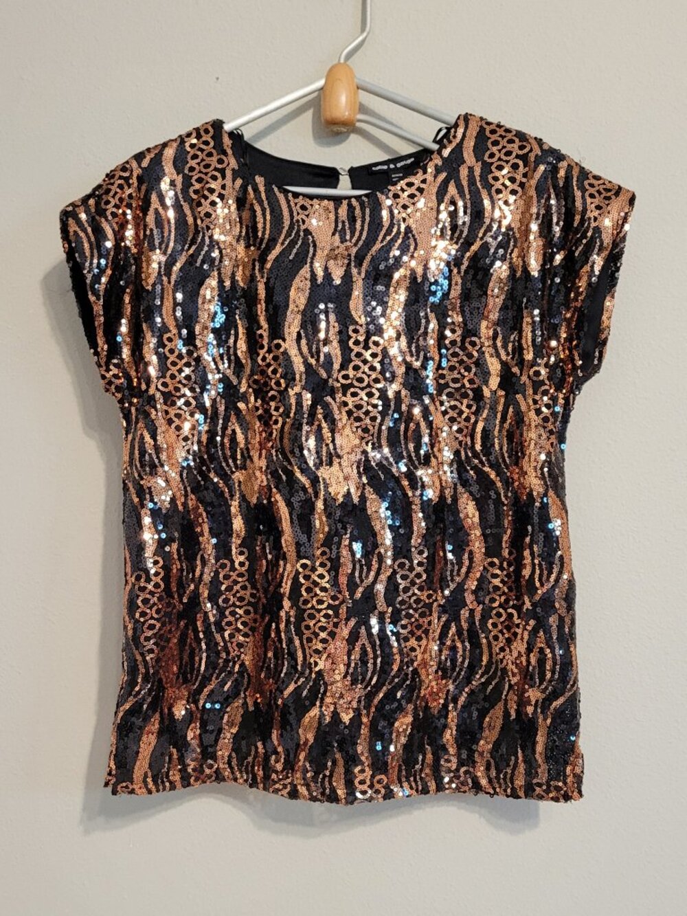 NWT Cable & Gauge Tiger Leopard print SEQUIN TOP size M